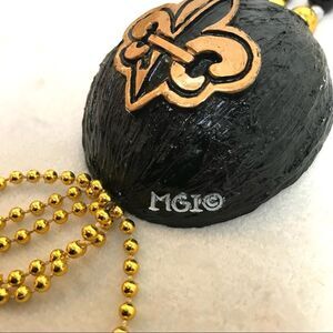 Mardi Gras Zulu Parade Coconut Throw Necklace